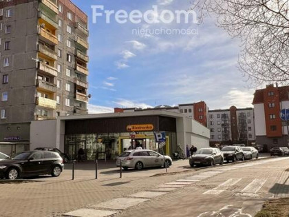Sprzedam Lokal usługowy obok Lidl i Biedronka.