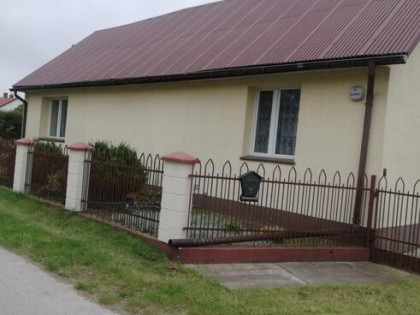 Dom wolnostojący na wsi