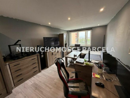 Kawalerka do zamieszkania kuchnia z oknem