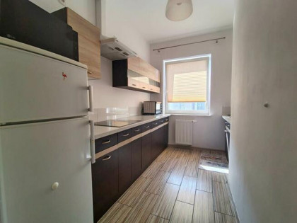 58m ARCHITEKTÓW, dwupokojowe, umeblowane. Garaż.