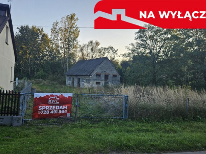 Budynek z działką na sprzedaż