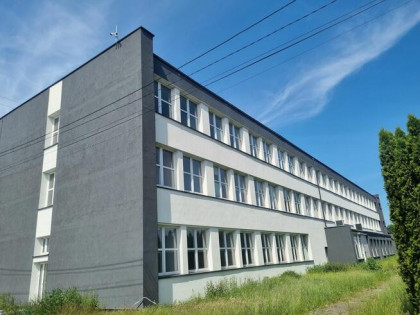 Sprzedam biurowiec bezpośrednio w stanie deweloperskim.