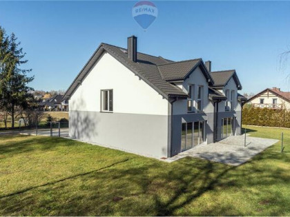 Nowy bliźniak 4 pokoje i salon Jasienica