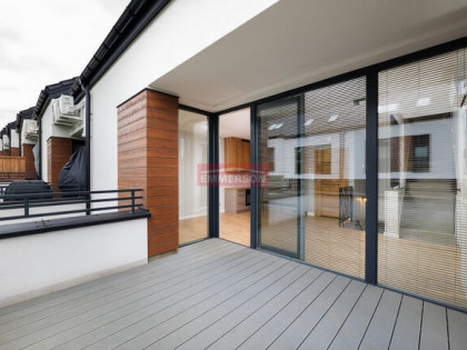 Dwupoziomowy apartament, ogródek, taras, parking