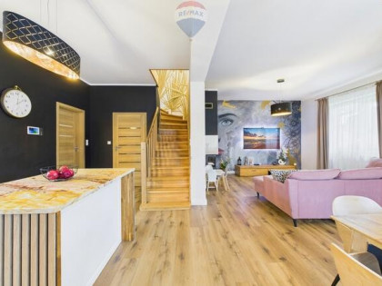 Nowoczesny, energooszczędny dom z pięknym ogrodem