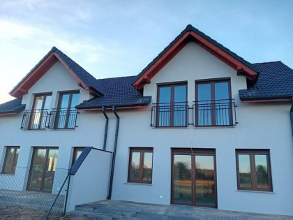 Dom Chrząstawa Mała gm. Czernica, Orzechowa