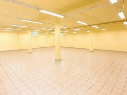 Duży lokal na parterze