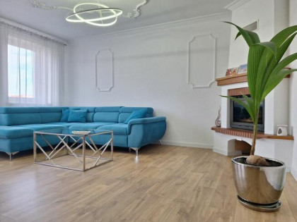 Dwupoziomowe z balkonem, kominek, klimatyzacja