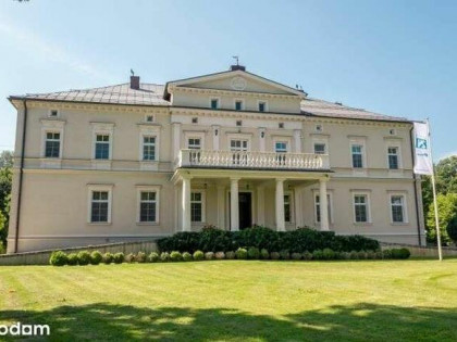 Pałac Z Prywatnym Parkiem! 25ha Działki