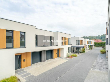 Dom Wrząsowice gm. Świątniki Górne, Wrzosowa