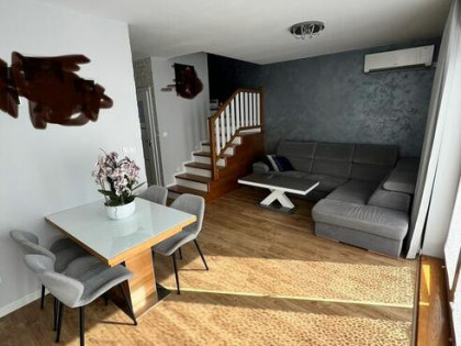 Urządzony dwupoziomowy apartament, 4 pok; Tychy-Wilkowyje