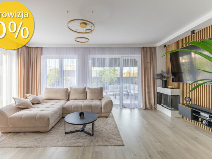 Atrakcyjny Dom Wolnostojący na Zamkniętym Osiedlu