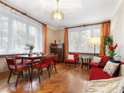 Przestronne, 2 pokojowe mieszkanie w bloku z cegły