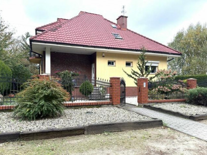 Atrakcyjny dom w świetnej lokalizacji w Koninie!