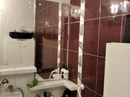 Sprzed. bezp. 3 pok. na 1 p. w budynku 1/1