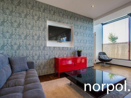 Mieszkanie z dużym tarasem w Angel City, 3 pokoje, garaż, klimatyzacja, Szlak