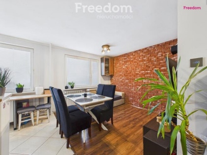 Na sprzedaż mieszkanie 4 pokojowe, 68m2.