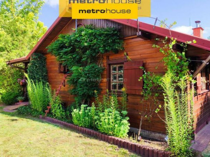 Dom letniskowy na dużej działce. Blisko jeziora