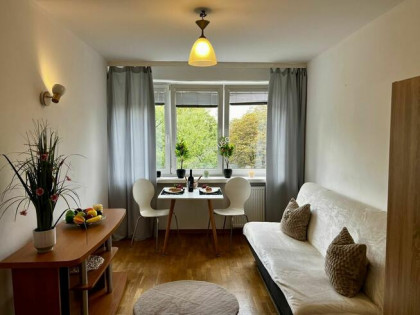 Gotowe do zamieszkania mieszkanie w świetnej lokalizacji – t