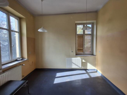 Lokal z wod/kan, Zakopiańska 75m2, Pierwsze piętro