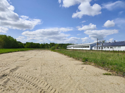 SUPER OKAZJA! Działka inwestycyjna z budynkiem — cena obniżo