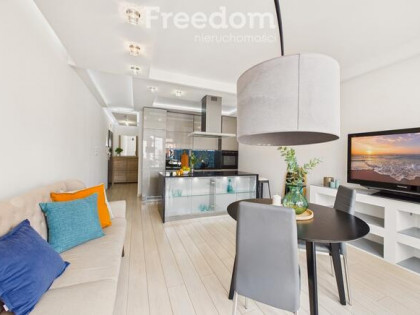 Apartament z widokiem na Bramę Targową.