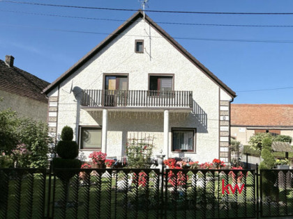 Dom Kończyce gm. Domaniów,