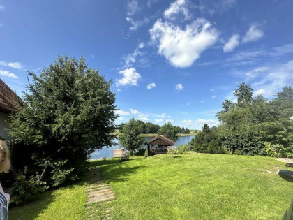 Sprzedam dom z bezpośrednim dojściem do jeziora