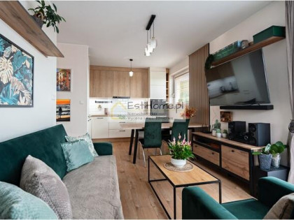 Reda, dwupoziomowe mieszkanie z tarasem i balkonem