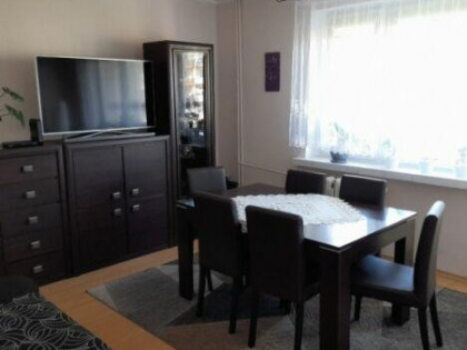 Sprzedam 3-pokojowe / Osiedle Niepodległości