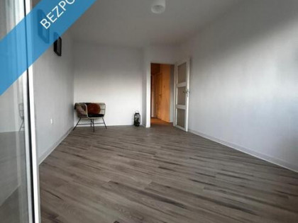 Przytulne| 2pokoje| Balkon | Oddzielna kuchnia | Metro| Parking za szlabanem