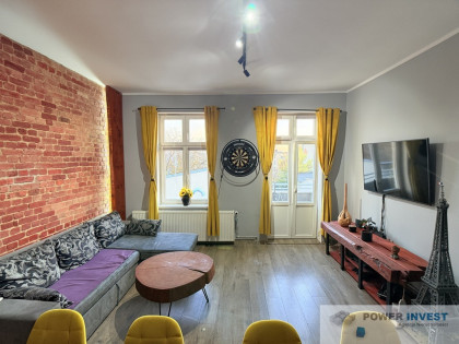 Klimatyczne mieszkanie w sercu miasta, 2 piętro.