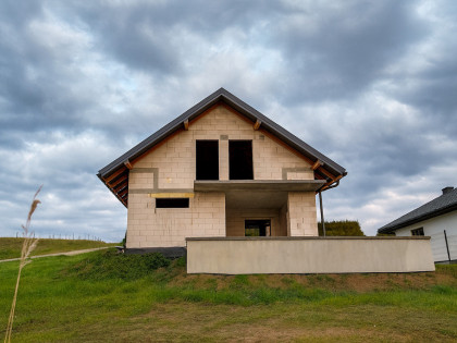 Dom 150 m² na 10 arowej działce – blisko Rzeszowa