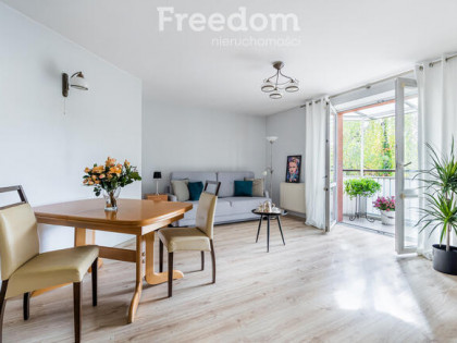 Do wynajęcia ciche 3 pokoje z balkonem i garażem