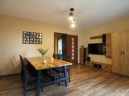 3 pokojowe mieszkanie z balkonem, 1 pętro przy ul. Starzyńsk