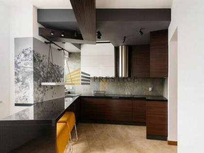 Apartament na ostatnim piętrze z prywatną windą