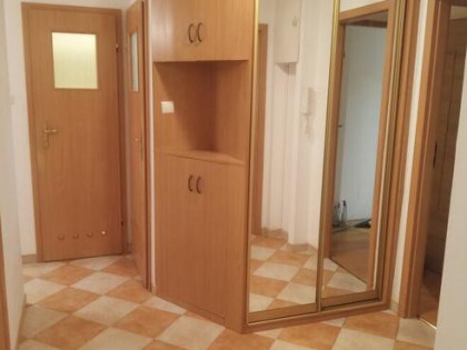 5-pokoi, pierwsze piętro, niski blok