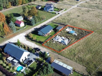 Na sprzedaż działka z rozpoczętą budową Wierzyce