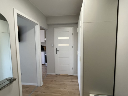 Kawalerka 30 m2 (oddzielna kuchnia) centrum Puław.