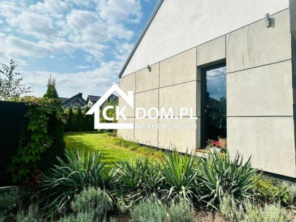 Nowoczesny dom z basenem Jędrzejów Bajkowa