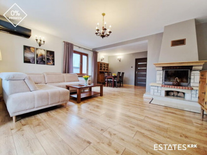 Dom wolnostojący, 5 pokoi, duży taras, dwie łazien