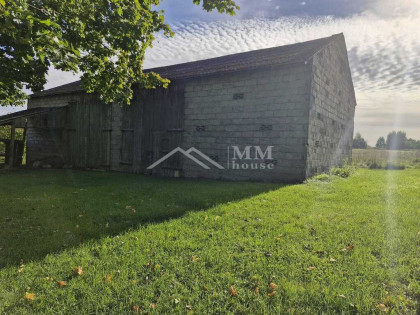 Działka budowlana z budynkiem gospodarczym