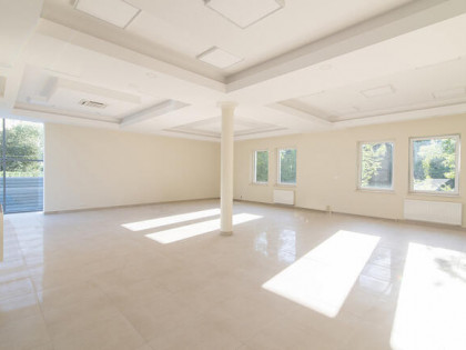 Jasny lokal na parterze Mieszka I