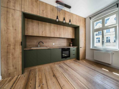 Ładna kawalerka kamienica winda Stare Miasto