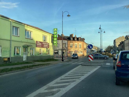 Duży lokal handlowo-usługowy. Parter,2 wejścia,4xwc, witryny