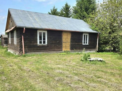 Piękne siedlisko z dwoma drewnianymi domami