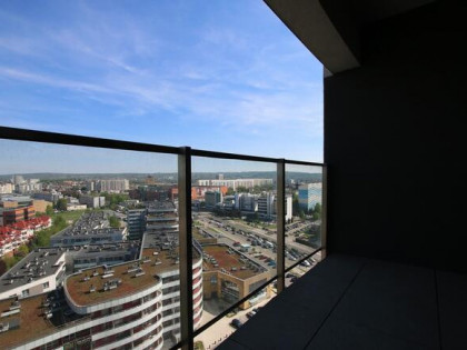 Capital Tower, z balkonem, z klimatyzacją