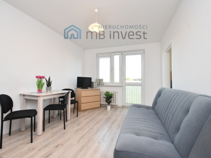 Słoneczna kawalerka z balkonem