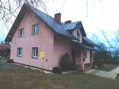 Syndyk sprzeda ½ udziału w zabudowanej nieruchomości w Głowi