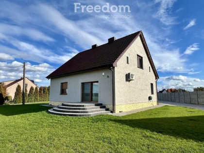 Nowoczesny smart dom z ogrodem zimowym